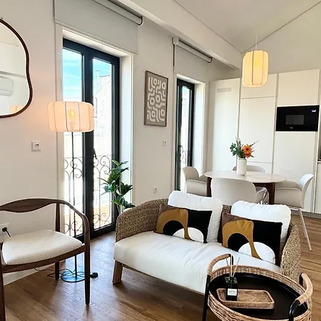 Ac, 2bedrooms Apt, Center 900m To Metro Oporto