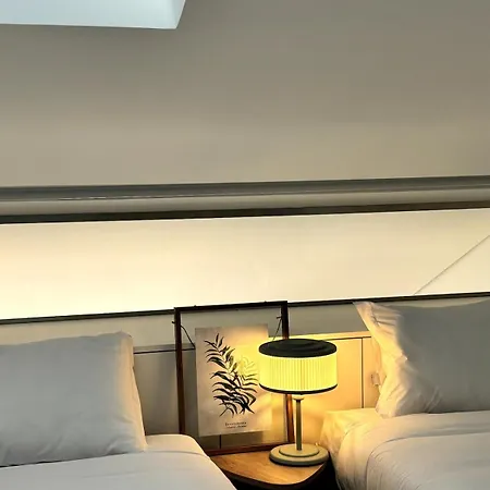 Ac, 2bedrooms Apt, Center 900m To Metro Porto
