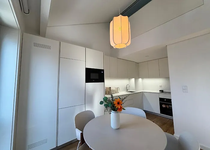 Ac, 2bedrooms Apt, Center 900m To Metro Apartament Porto