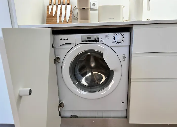 Ac, 2bedrooms Apt, Center 900m To Metro Daire